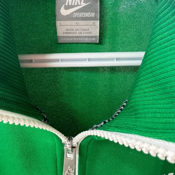 Nike jacket - Picture 3 of 6
